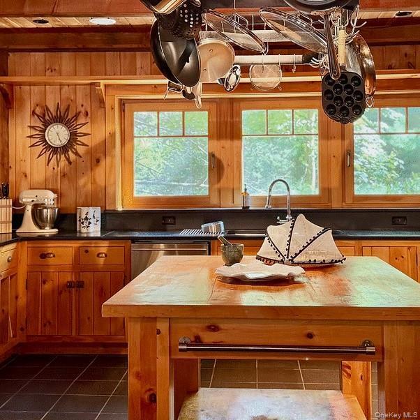 Building Photo - 63615 N Rd