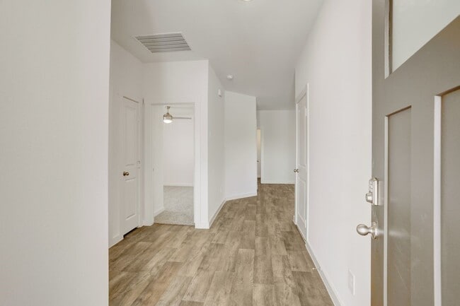 Foto del edificio - 7938 Marconi Corsco Dr