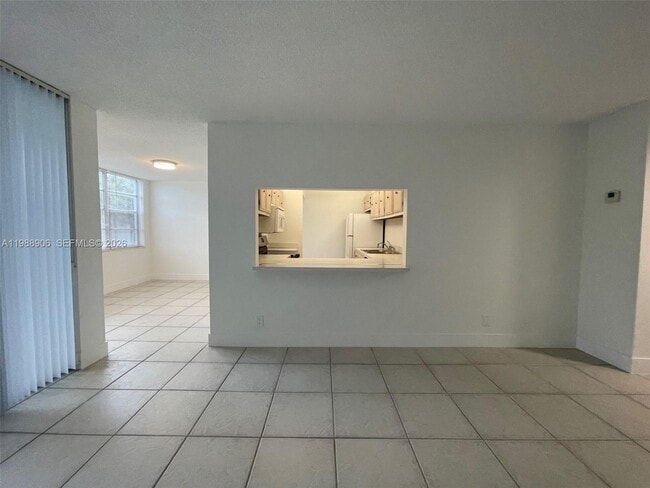 Foto del edificio - 9441 Live Oak Pl