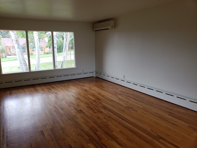 Foto del edificio - 3721 McComb Ave