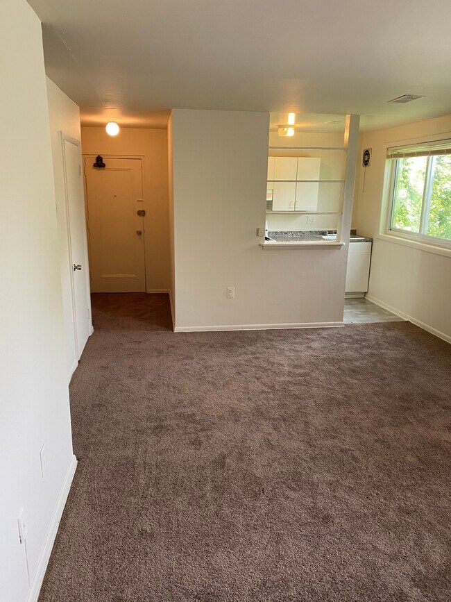 Foto del edificio - 2436 Irving St SE