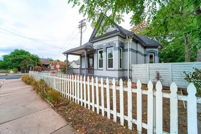 Building Photo - 3 Bedroom single family home in Denver