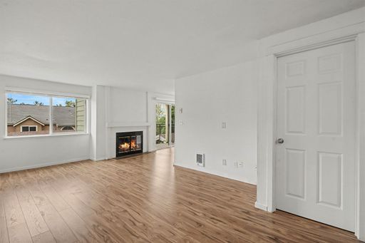 Foto del edificio - 3804 130th Ln SE