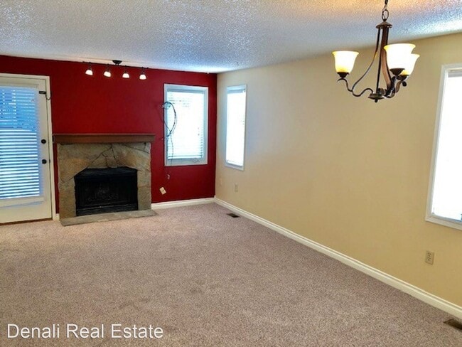 Building Photo - 10215 Jamestown Dr