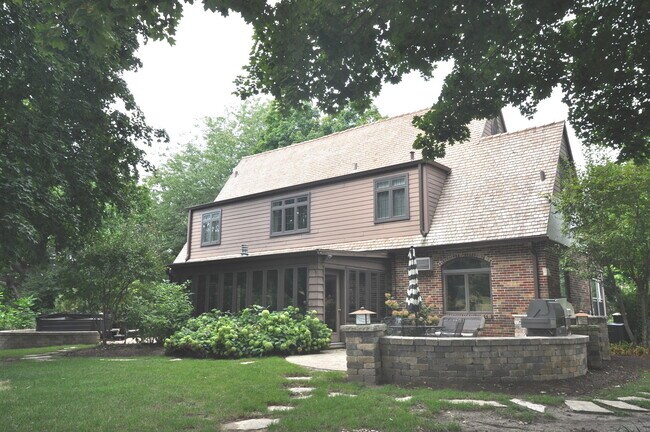 Building Photo - 26133 W Grass Lake Rd