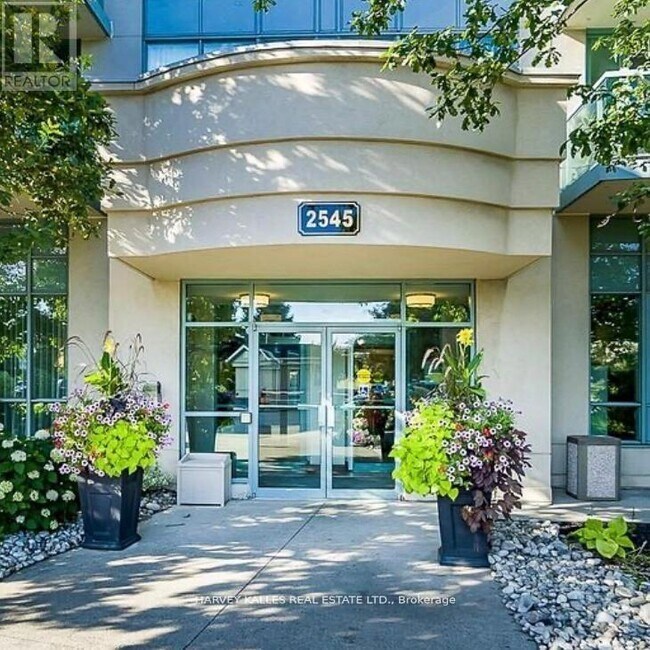 Photo du bâtiment - 2545 Erin Centre Blvd