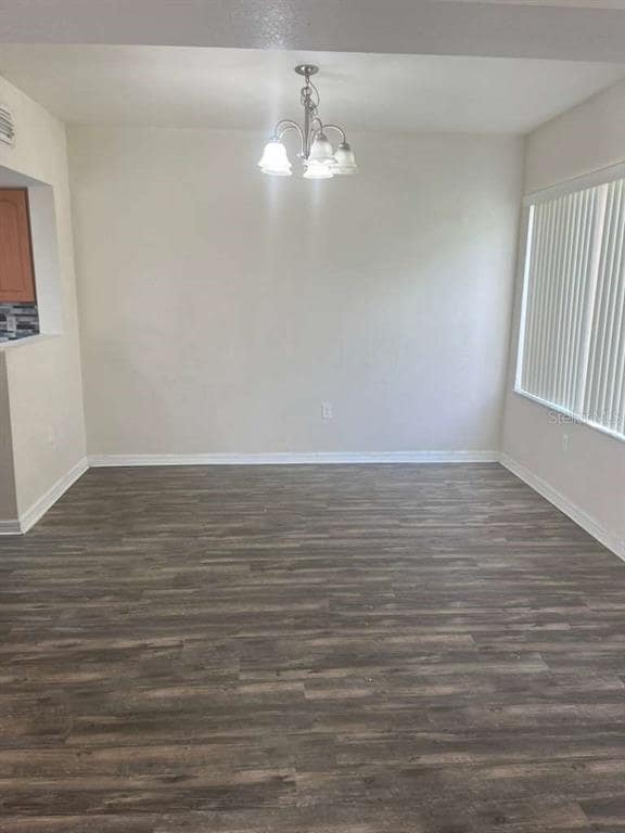 Building Photo - 2531 Fan Palm Dr