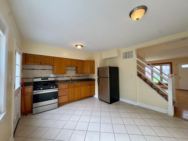 Building Photo - 1243 S Grantley St