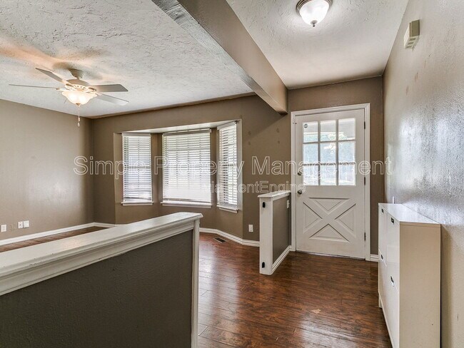 Foto del edificio - 1404 Crown Point Ave