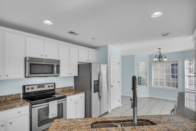 Foto del edificio - 2233 Blakers Blvd