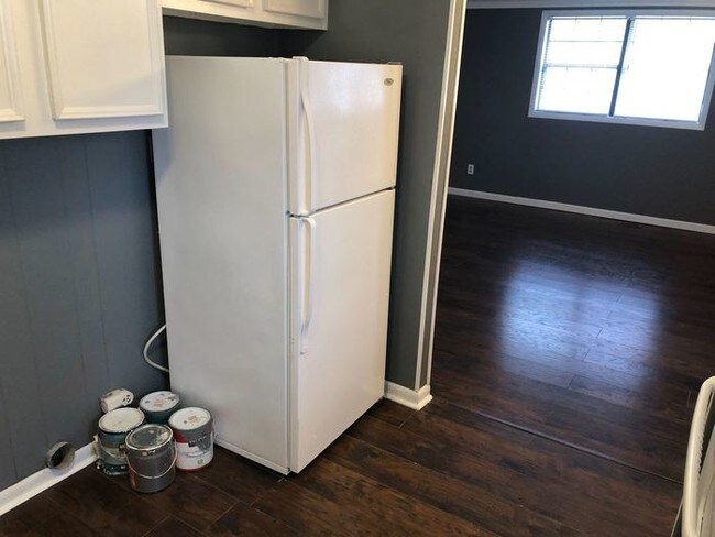 Building Photo - Nashville - 2 Bedroom 1 Bath Duplex