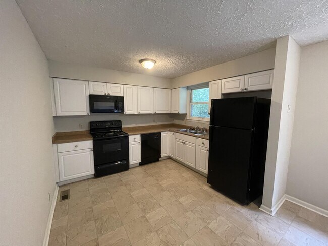 Building Photo - 174 Ocala Dr