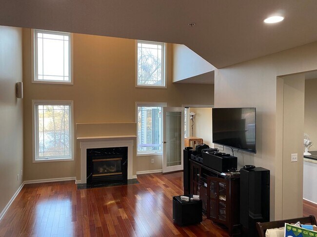 Foto del edificio - 5030 Archer Ln N