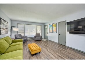 Building Photo - 1284 Snelling Ave N
