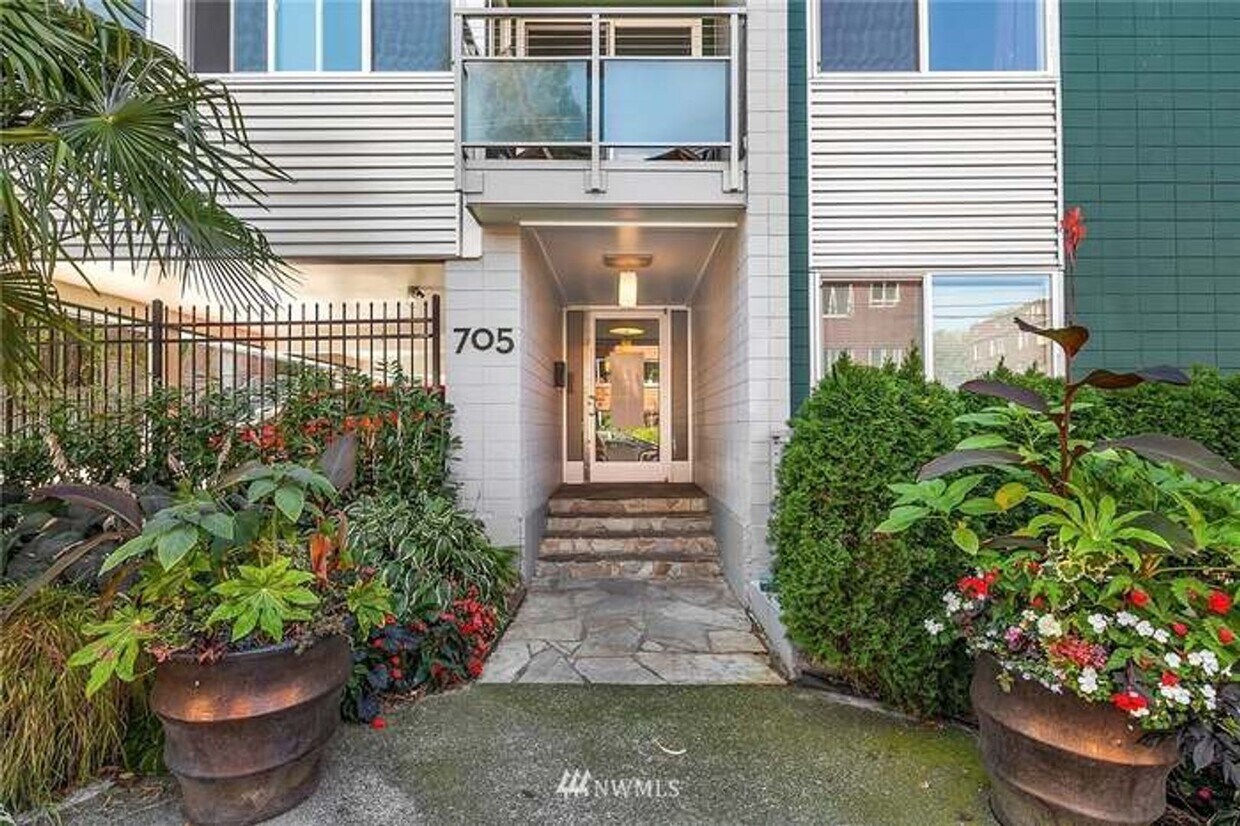 Foto principal - !!2 Weeks Free with Signed Lease!! Beautif...