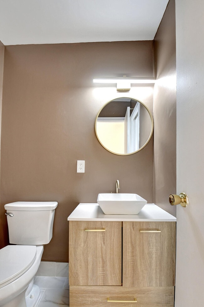 Building Photo - 1041 Silk Oak Terrace