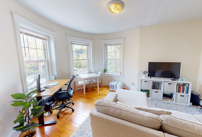 Apartamento 1 - 672 Washington St