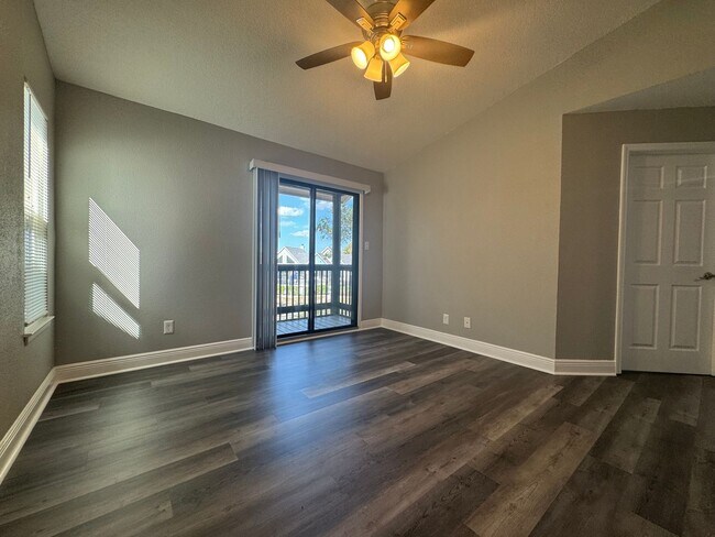 Foto del edificio - Newly Renovated 2/1 Condo ~ Gated Community near Tuskawilla!