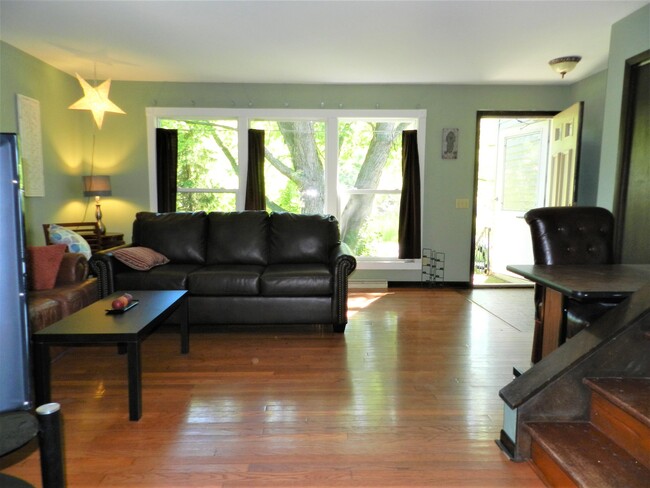 Building Photo - 2206 Martin St