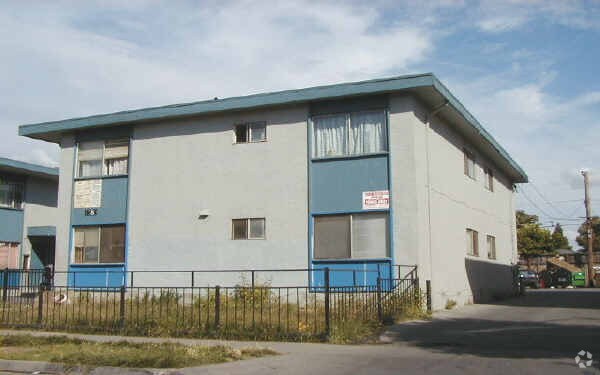 Building Photo - 1380 Carnelian Dr