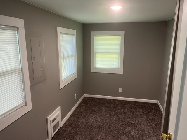 Bedroom 3 - 325 W Clay St