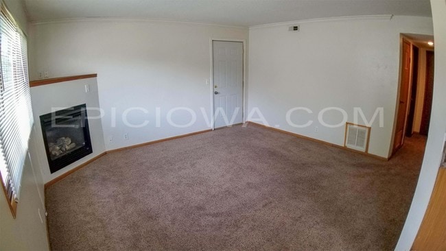 Building Photo - 1211 O Ave Pl NE