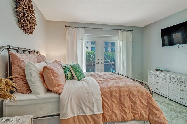 Foto del edificio - 1351 Curlew Ave