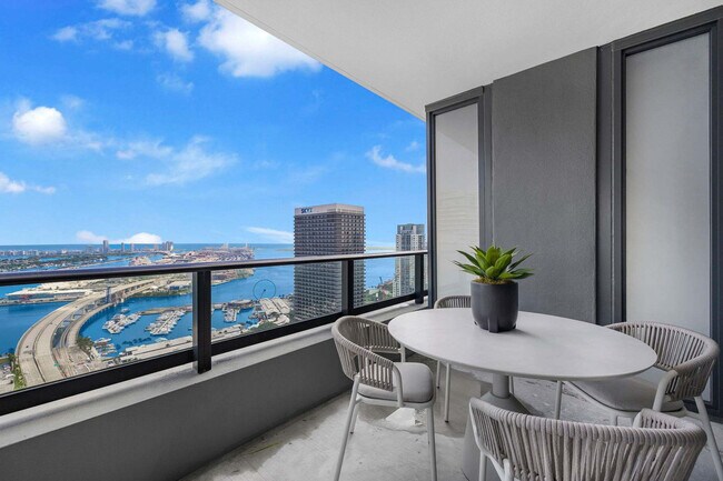 Foto del edificio - 159 NE 6th St