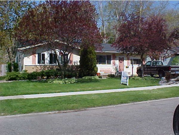 Primary Photo - 3738 Churchill Ave