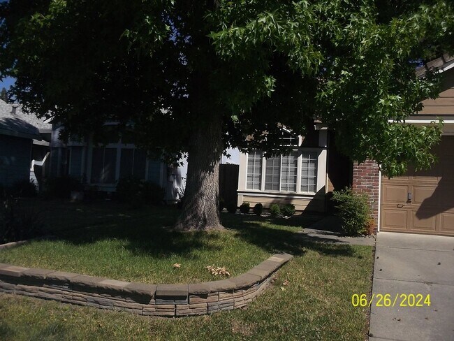 Foto del edificio - Woodcreek Oaks area home on quiet street