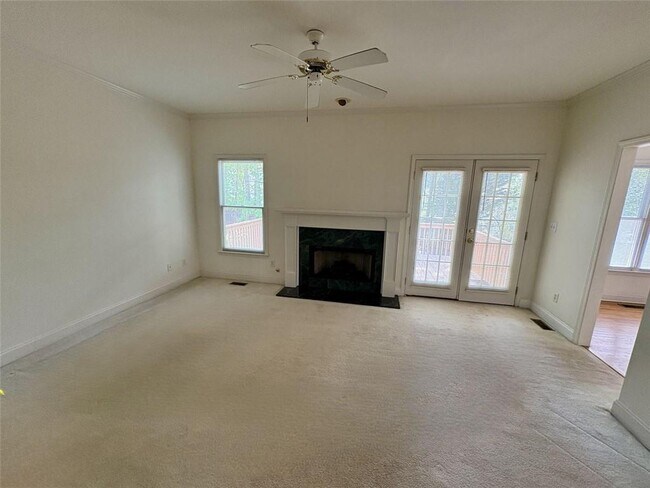 Foto del edificio - 3202 Oaktree Ct NW