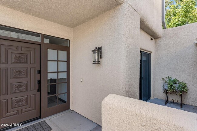 Building Photo - 3057 E Rose Ln