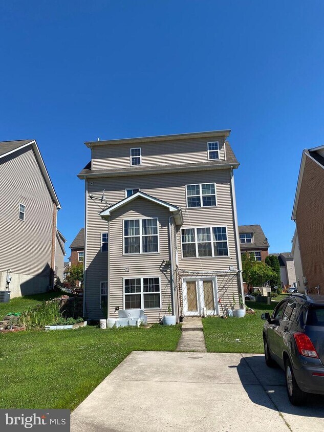 5433 Frankford Estates Dr, Baltimore, MD 21206 House for Rent in