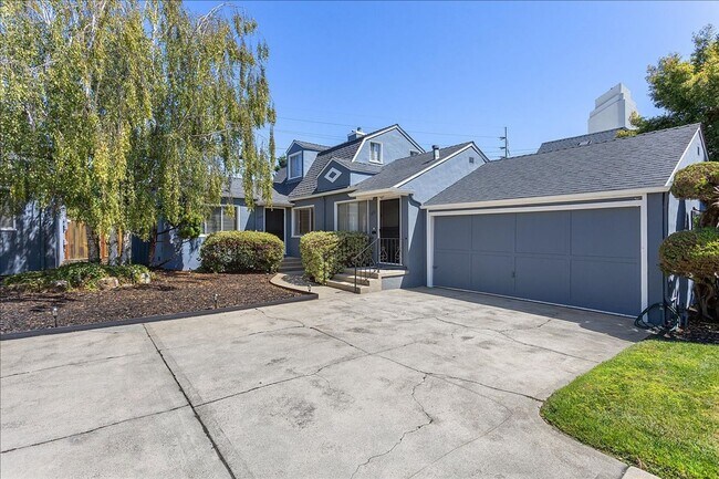 Foto del edificio - 3131 Fernside Blvd