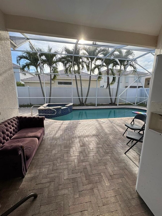 Building Photo - 3055 El Camino Real