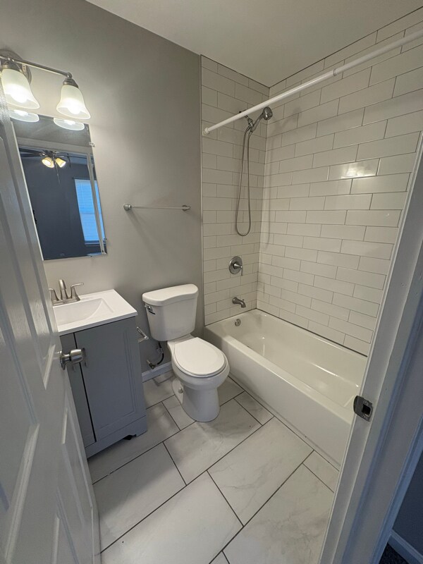 Building Photo - 120X James St