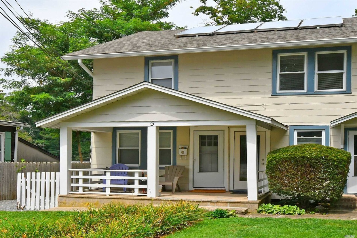 7 Fairmount St, Huntington, NY 11743 House Rental in Huntington, NY