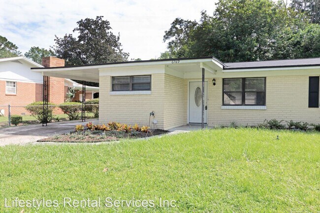 Building Photo - 4 br, 2 bath House - 6769 Gaspar Circle W