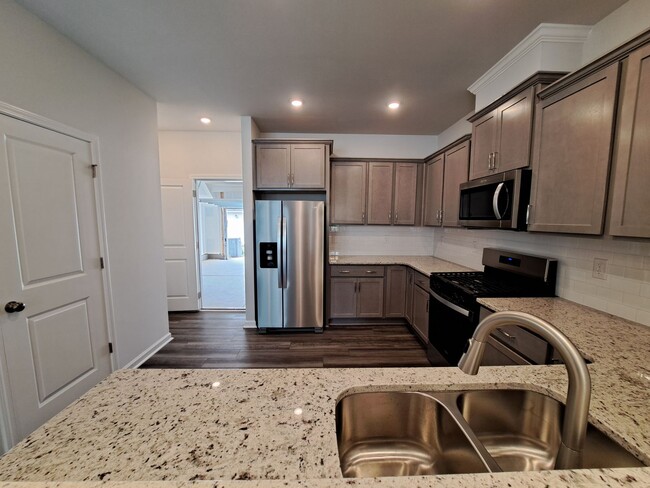 Foto del edificio - Charming 3 beds 2.5 baths in Fuquay Varina!