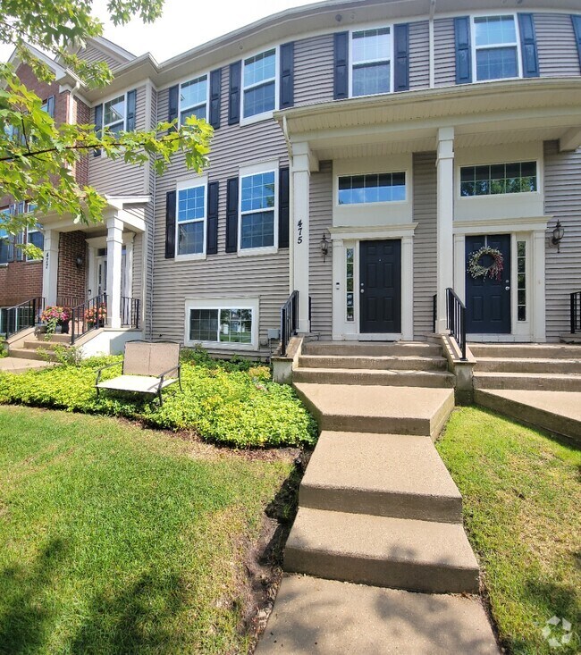 Gilberts Town Center Apartments for Rent with Extra Storage Gilberts