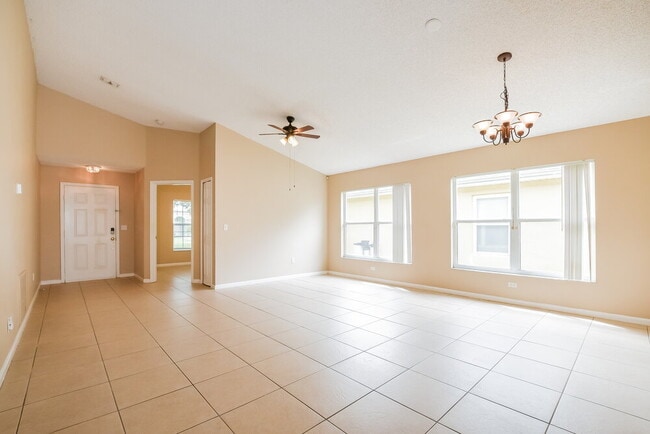 Building Photo - 2765 Falcon Crest Pl