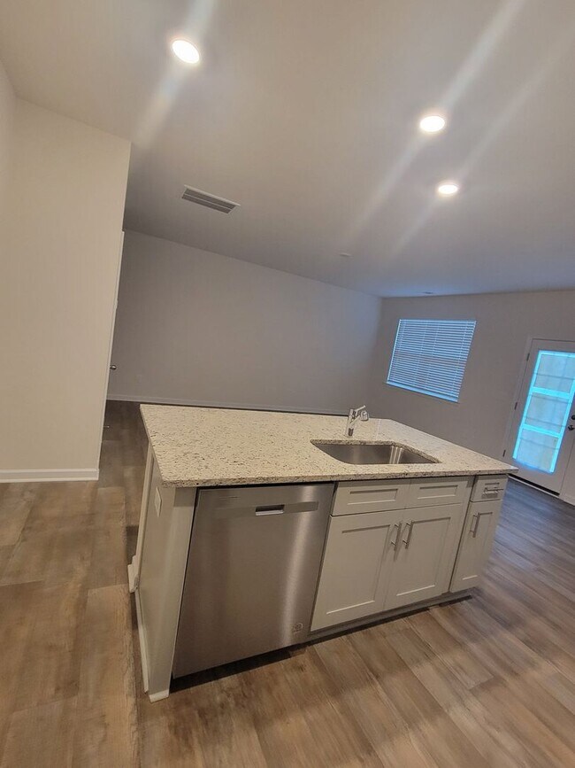 Foto del edificio - 1325 Broholmer Ln