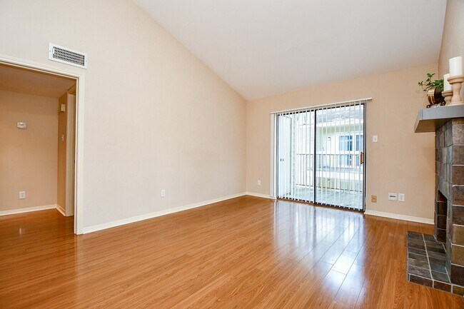 Foto del edificio - 3500 Tangle Brush Dr