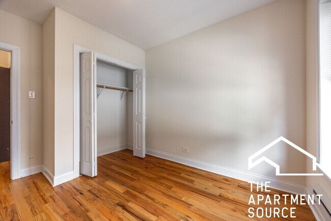 Photo - 957 W Cornelia Ave (Chicago, IL) Apartment