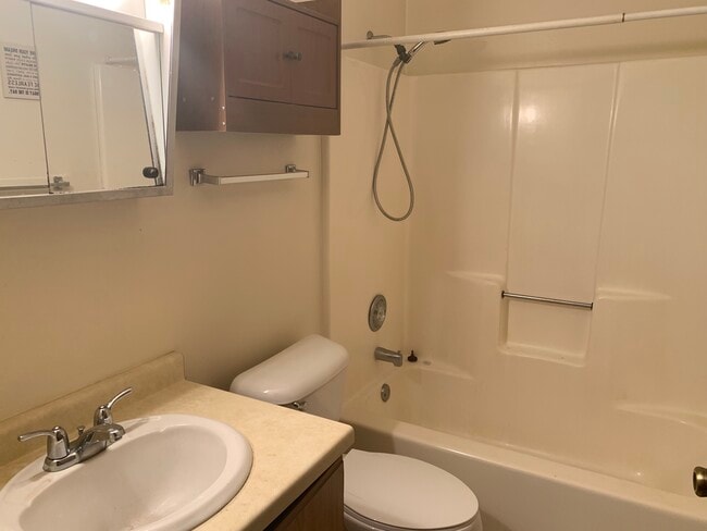 Building Photo - 1118 Dutchman Ct