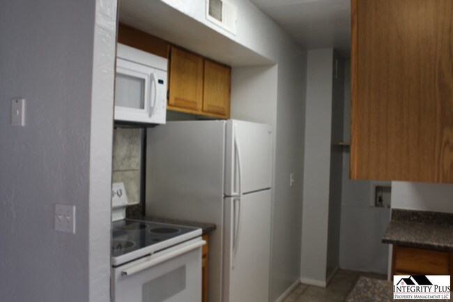 Foto del edificio - 1698 N Cameron St