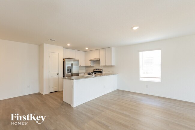 Building Photo - 3374 Carducci Dr