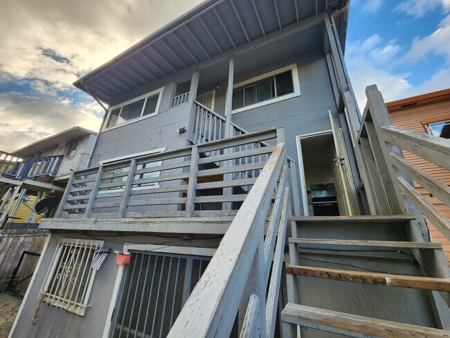 Building Photo - 2648 25th Ave