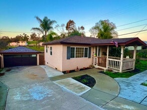 Building Photo - 8844 Greenview Pl