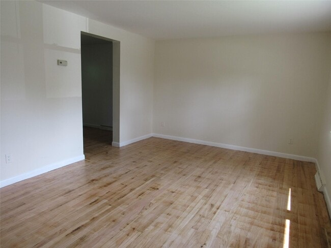 Foto del edificio - 54 Golden Hill Ave